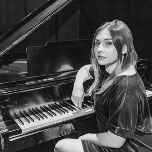 Meet your Posher, Mira